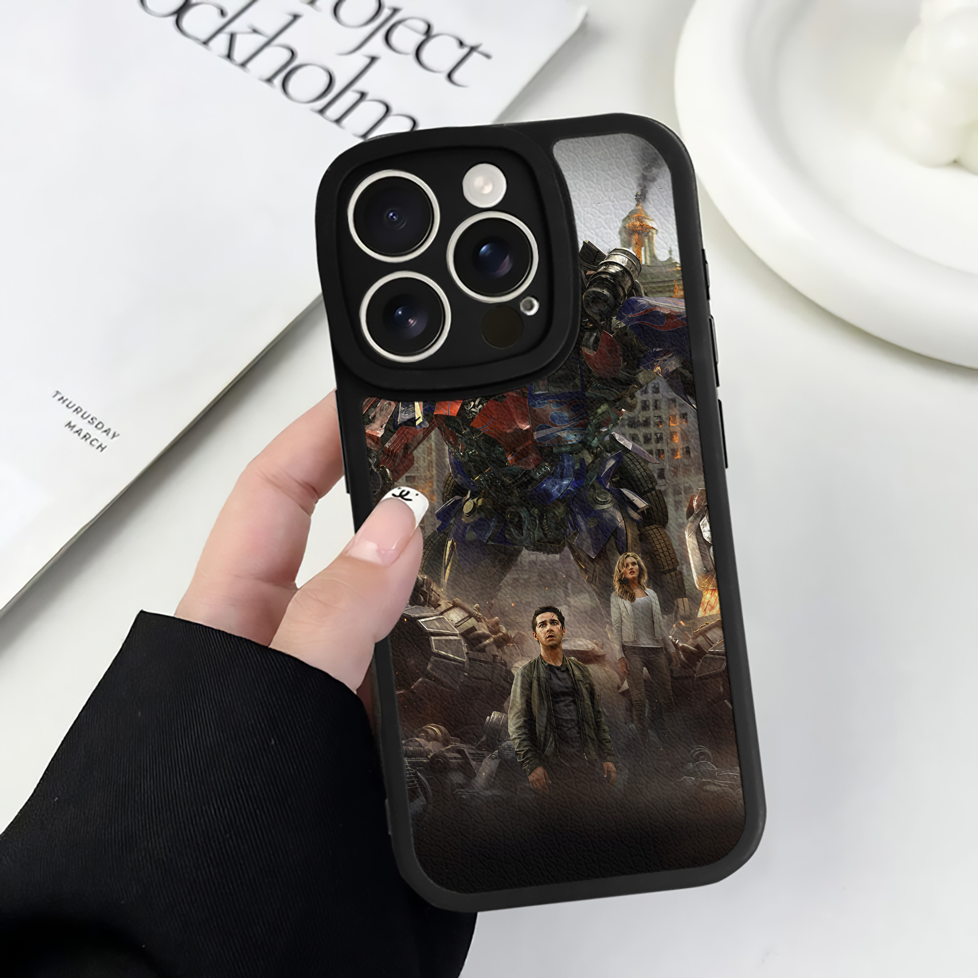 （画像用） Transformers トランスフォーマー 【iPhone 16シリーズ対応】シリコンスマホケース（レザー調） 材質：シリコン